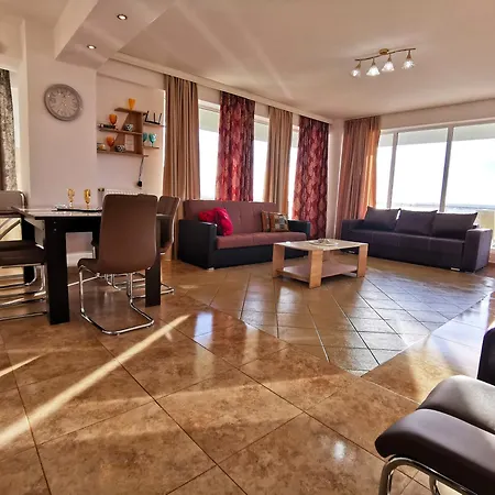 Elisa Summerland Apartamento